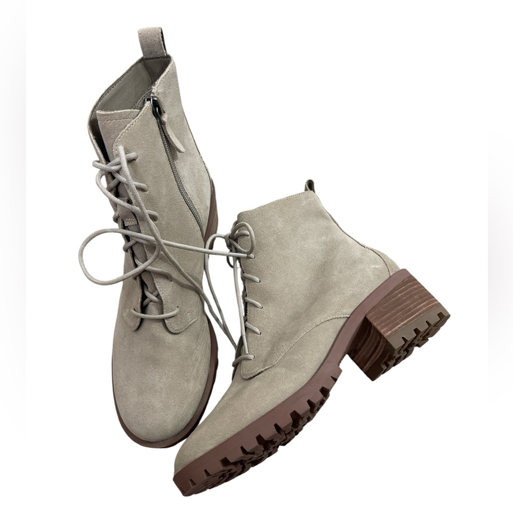 Caslon Women's Water Resistant Beige Suede Lace Up Round Toe Combat Boots